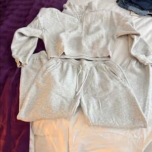 Abercrombie & Fitch Heather Gray Quarter-Zip Pullover and Sweatpants Set